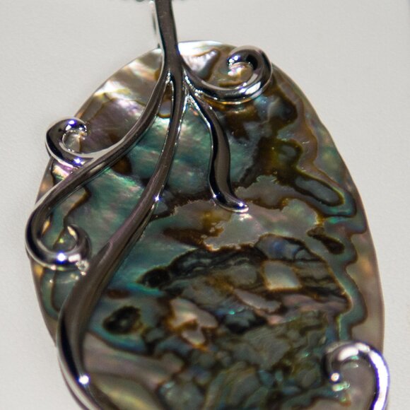 Large Abalone & Silver Pendant with Abalone Earrings - Picture 4 of 6